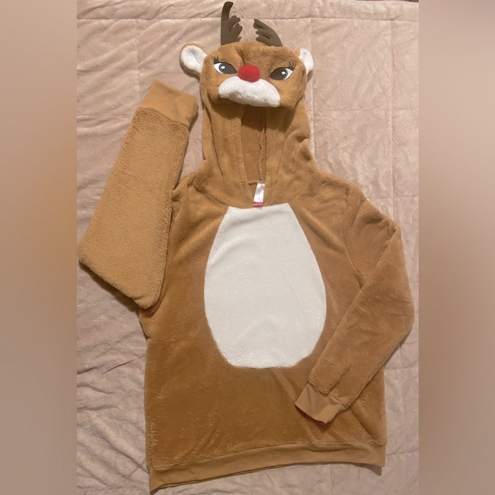 Christmas No Boundaries Reindeer Pullover